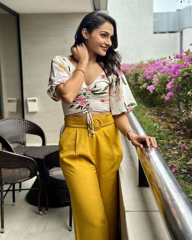 Rocking Clicks Of Andrea Jeremiah On Stage